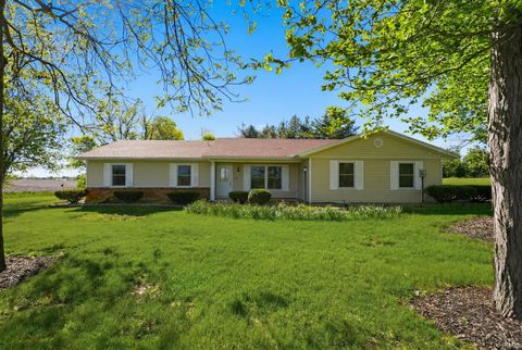 Photo of 7950 E State Rd 205, Churubusco, IN 46723 (MLS # 202618641)