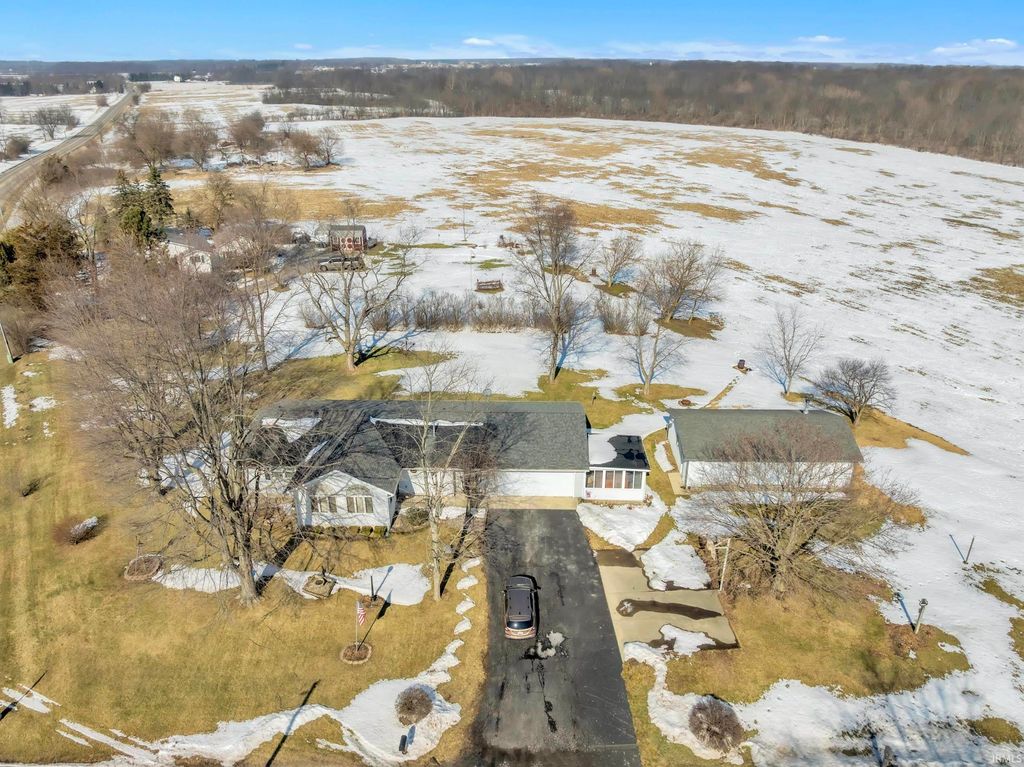 Photo of 10261 E 100S Road, Avilla, IN 46710 (MLS # 202611696)
