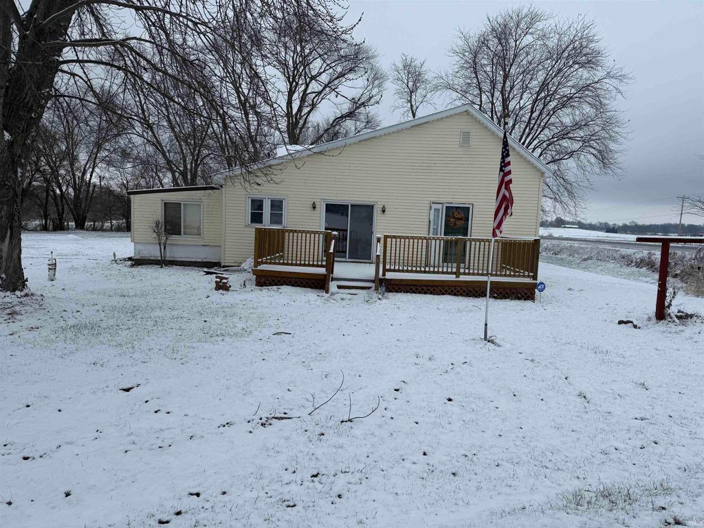 Photo of 38 W 800 N, Hazleton, IN 47640 (MLS # 202547786)
