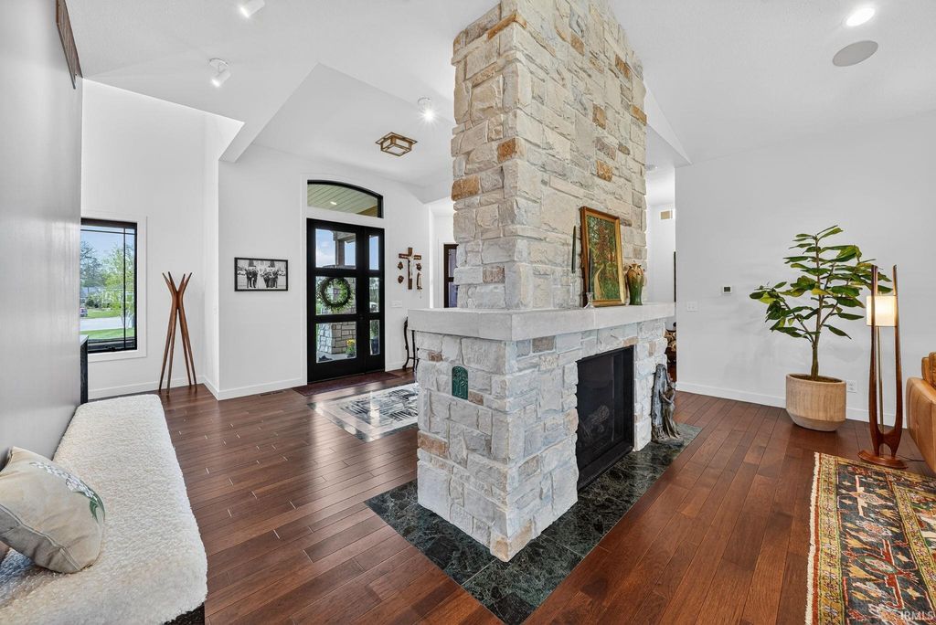 Photo of 29929 Ridge Cove, Granger, IN 46530 (MLS # 202615481)