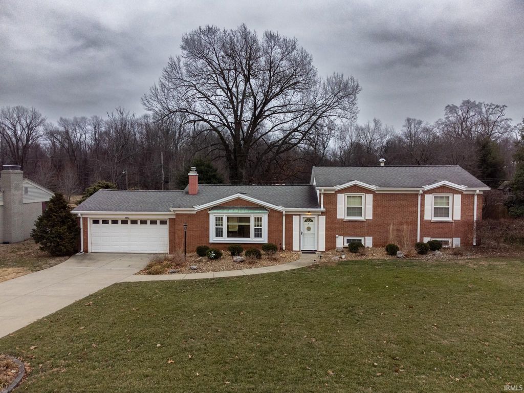 Photo of 2072 Polaris Avenue, Evansville, IN 47715 (MLS # 202605225)