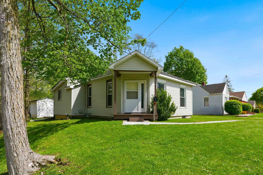 Photo of 601 S Elizabeth Street, Angola, IN 46703 (MLS # 202616877)