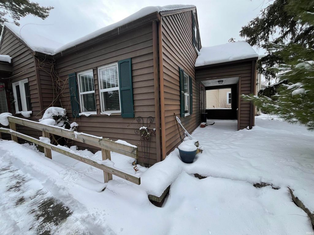 Photo of 19556 N Paxson Drive, South Bend, IN 46637 (MLS # 202601923)