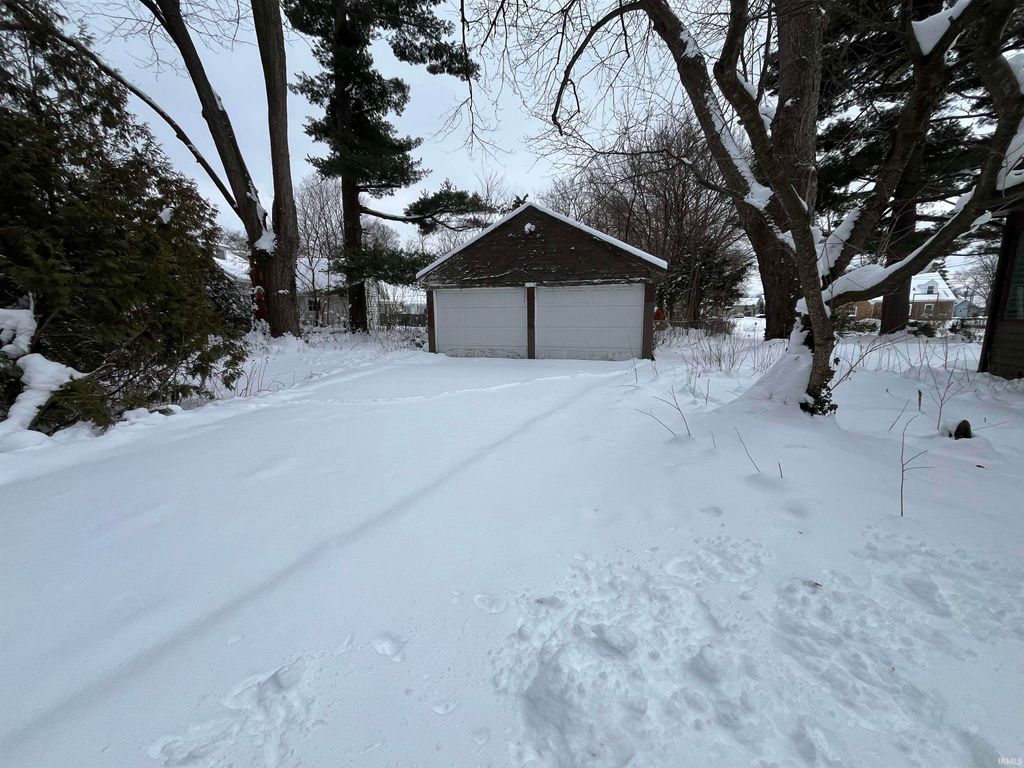 Photo of 19556 N Paxson Drive, South Bend, IN 46637 (MLS # 202601923)