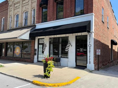 Photo of 114 N Detroit Street St, Lagrange, IN 46761 (MLS # 202539619)