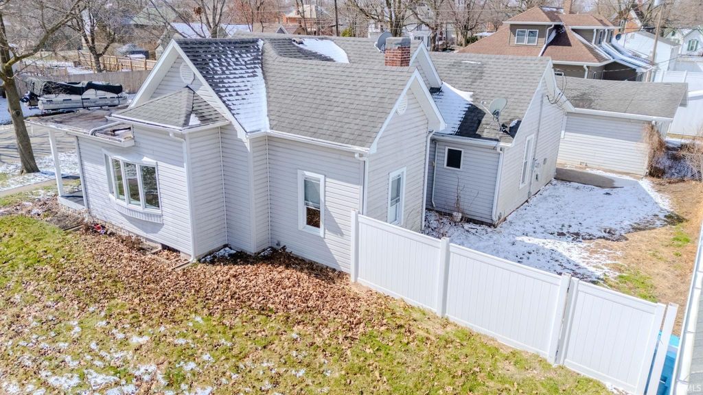 Photo of 600 N Sycamore Street, North Manchester, IN 46962 (MLS # 202608880)