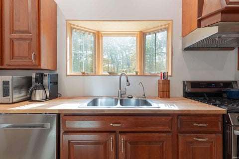 Tiny photo for 475 Wychwood Drive, Nashville, IN 47448 (MLS # 202644923)