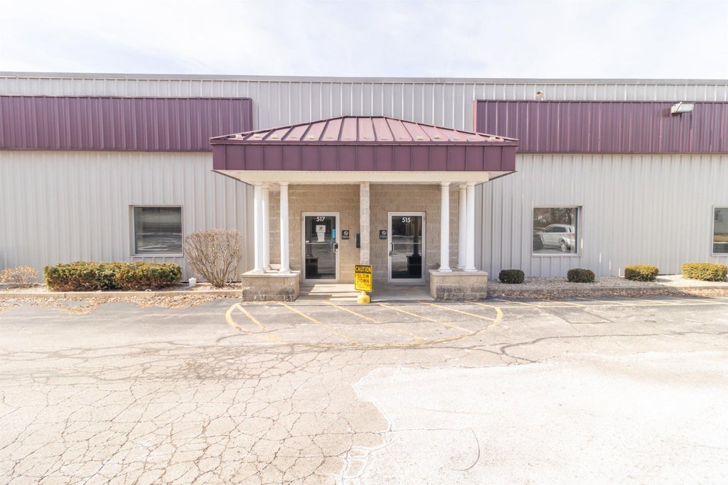 Photo of 513 New York Avenue, New Castle, IN 47362 (MLS # 202632167)