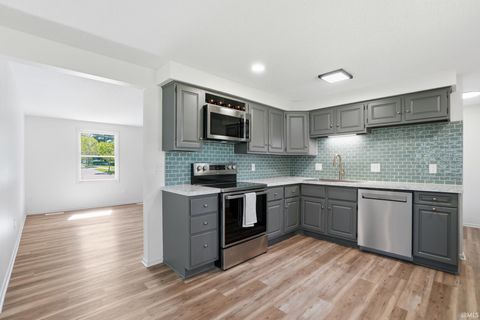 Tiny photo for 5001 Firwood Drive, Fort Wayne, IN 46835 (MLS # 202618676)