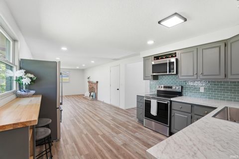 Tiny photo for 5001 Firwood Drive, Fort Wayne, IN 46835 (MLS # 202618676)