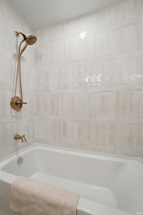 Tiny photo for 5001 Firwood Drive, Fort Wayne, IN 46835 (MLS # 202618676)