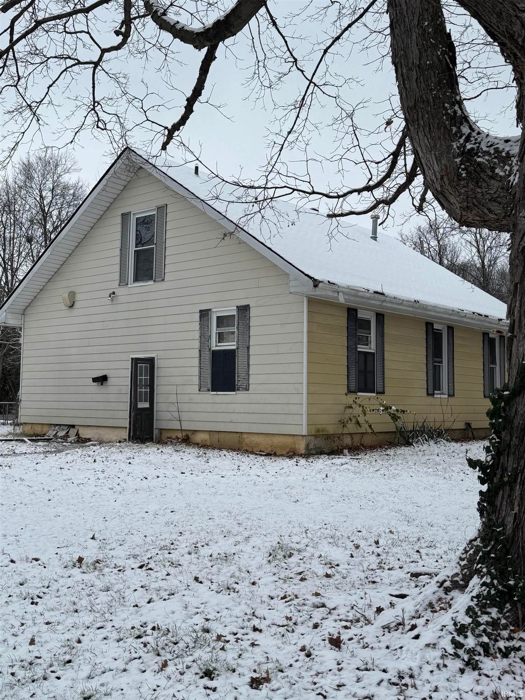 Photo of 401 W Brummitt Street, Owensville, IN 47665 (MLS # 202547946)