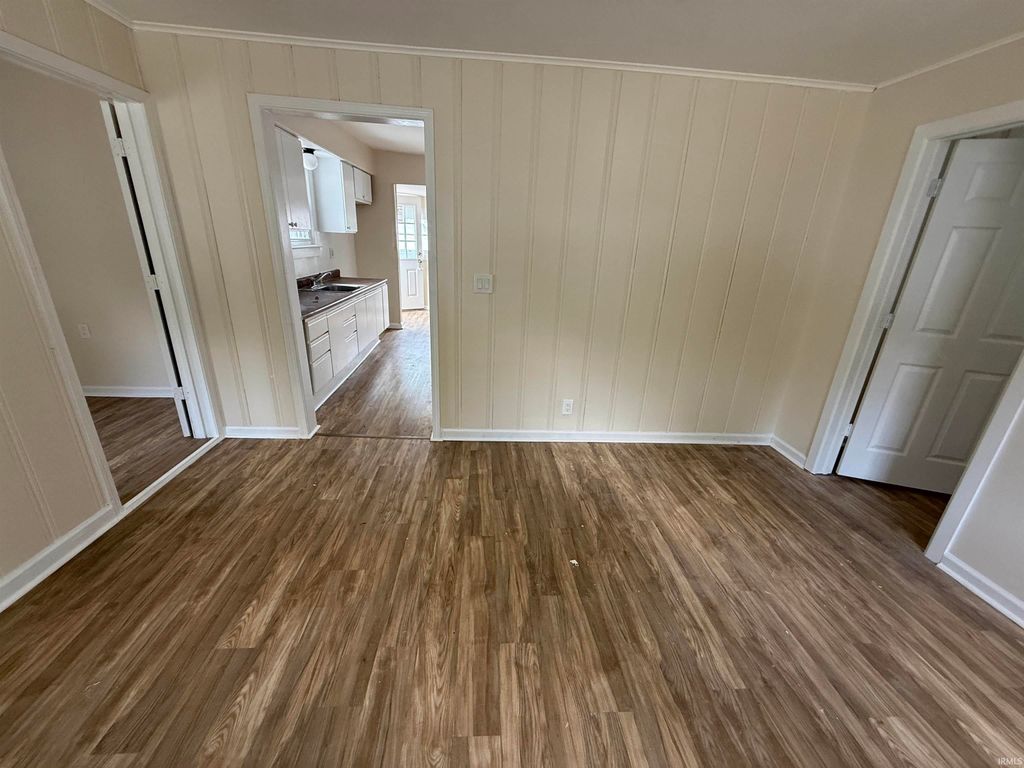 Photo of 905 Vanderburgh Ave Avenue, Evansville, IN 47711 (MLS # 202606857)