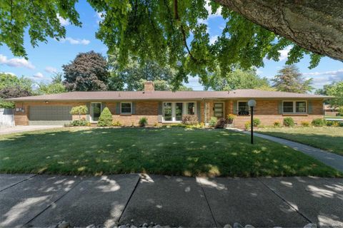 2121 E Madison Street, South Bend, IN 46617 - MLS#: 202508701