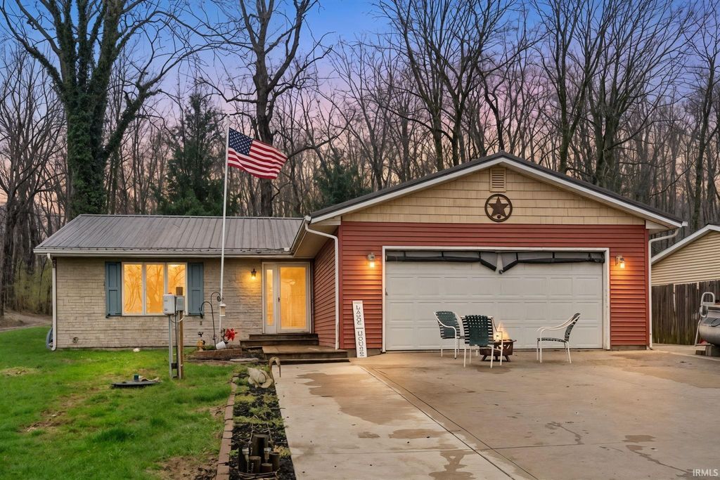 Photo of 6907 E South Barbee Drive, Pierceton, IN 46562 (MLS # 202611366)
