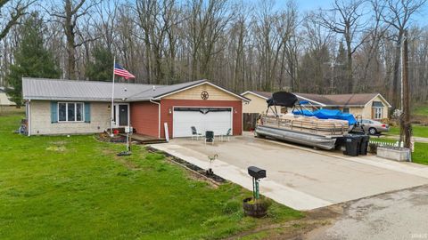 Tiny photo for 6907 E South Barbee Drive, Pierceton, IN 46562 (MLS # 202611366)