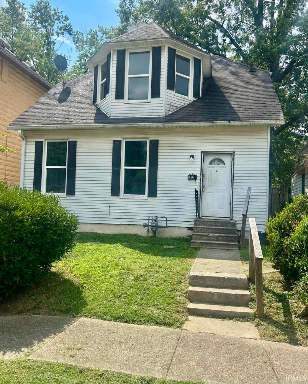 Photo of 1217 S LINWOOD Avenue, Evansville, IN 47713 (MLS # 202621041)