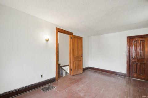Tiny photo for 807 Diamond Avenue, South Bend, IN 46628 (MLS # 202609447)