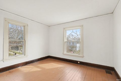 Tiny photo for 807 Diamond Avenue, South Bend, IN 46628 (MLS # 202609447)