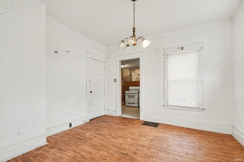 Tiny photo for 807 Diamond Avenue, South Bend, IN 46628 (MLS # 202609447)