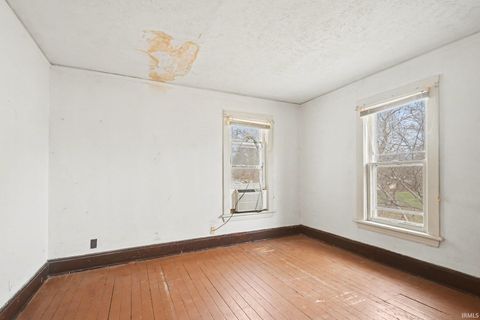 Tiny photo for 807 Diamond Avenue, South Bend, IN 46628 (MLS # 202609447)