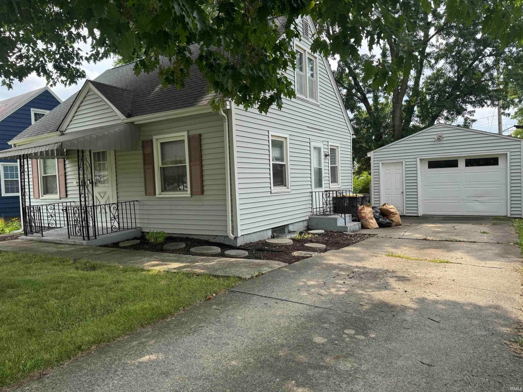 Photo of 1405 Melrose Avenue, Fort Wayne, IN 46808 (MLS # 202632361)