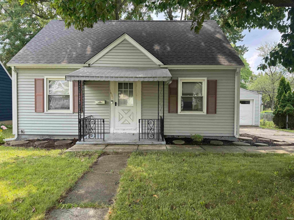 Photo of 1405 Melrose Avenue, Fort Wayne, IN 46808 (MLS # 202632361)