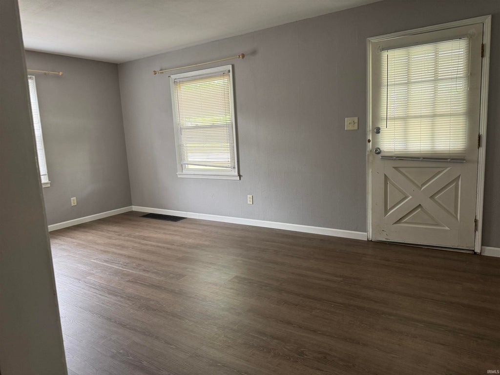 Photo of 1405 Melrose Avenue, Fort Wayne, IN 46808 (MLS # 202632361)