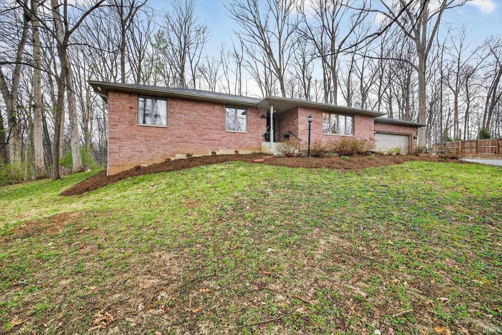 Photo of 4606 N Chatham Drive, Bloomington, IN 47404 (MLS # 202611918)