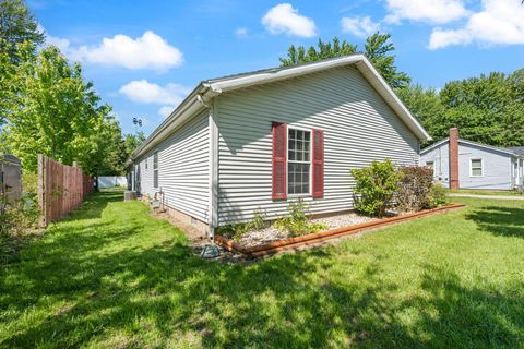 Tiny photo for 919 E Sheridan Street, Warsaw, IN 46580 (MLS # 202618711)