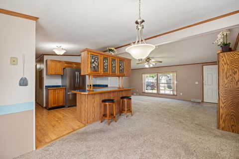 Tiny photo for 919 E Sheridan Street, Warsaw, IN 46580 (MLS # 202618711)