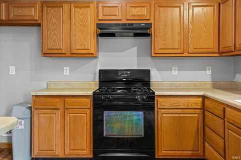 Tiny photo for 107 W 4th Street, Reynolds, IN 47980 (MLS # 202613088)