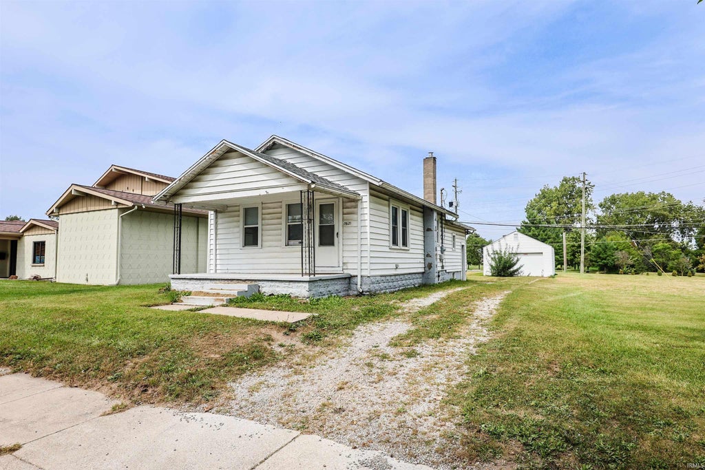 Photo of 3621 New Haven Avenue, Fort Wayne, IN 46803 (MLS # 202638703)