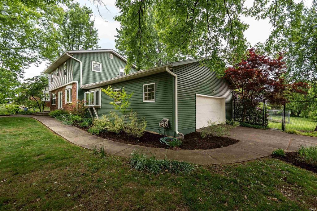 Photo of 4317 E Morningside Drive, Bloomington, IN 47408 (MLS # 202617087)