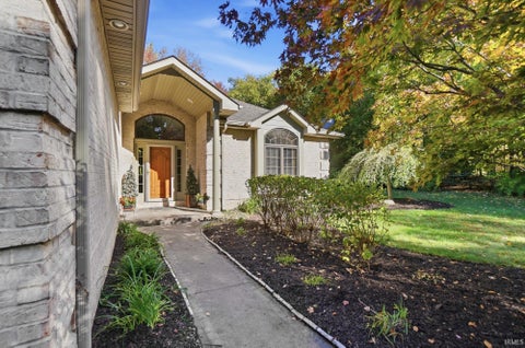 Tiny photo for 2700 W State Road 14, Columbia City, IN 46725 (MLS # 202643618)