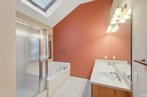 Tiny photo for 2700 W State Road 14, Columbia City, IN 46725 (MLS # 202643618)