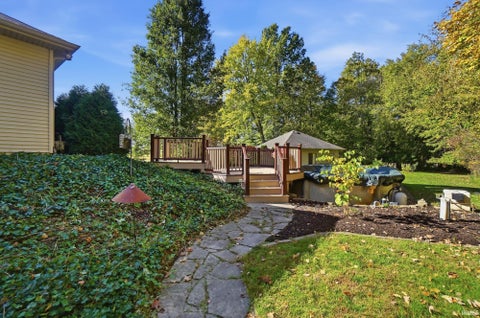 Tiny photo for 2700 W State Road 14, Columbia City, IN 46725 (MLS # 202643618)