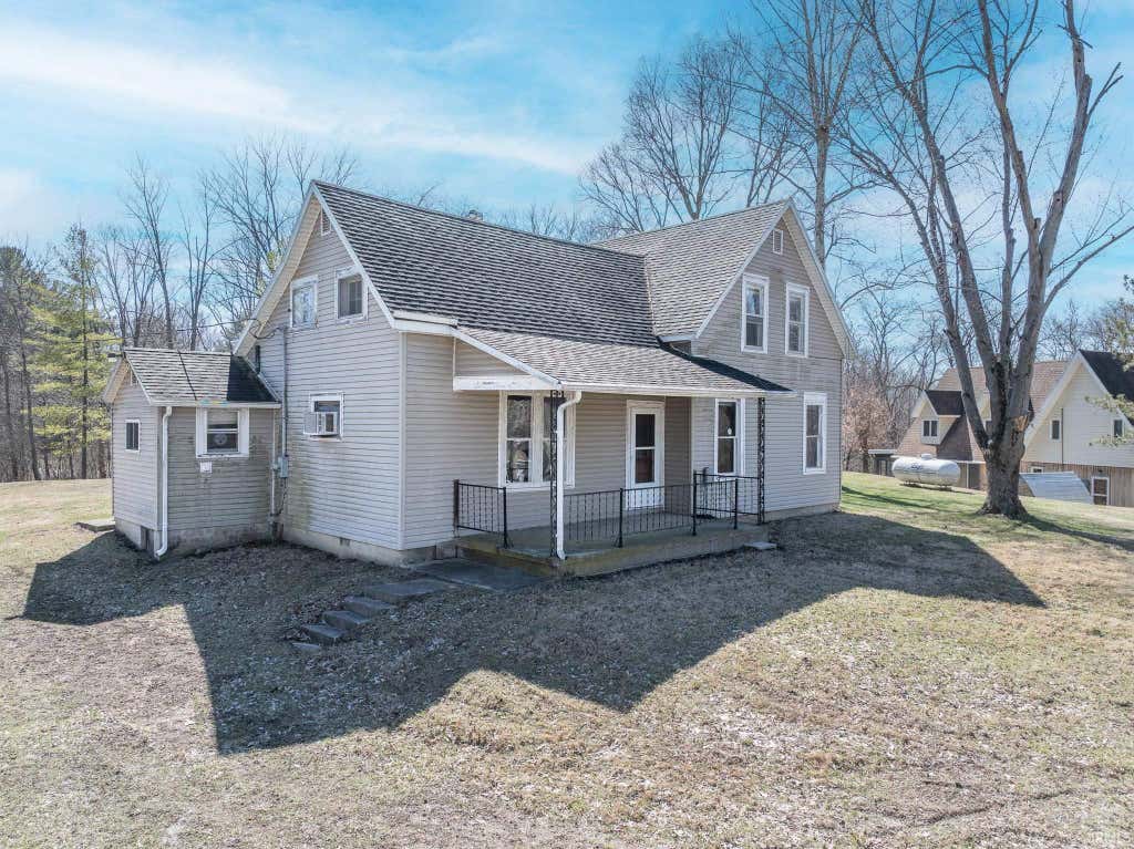 Photo of 75 W Old Trail, Somerset, IN 46940 (MLS # 202630272)