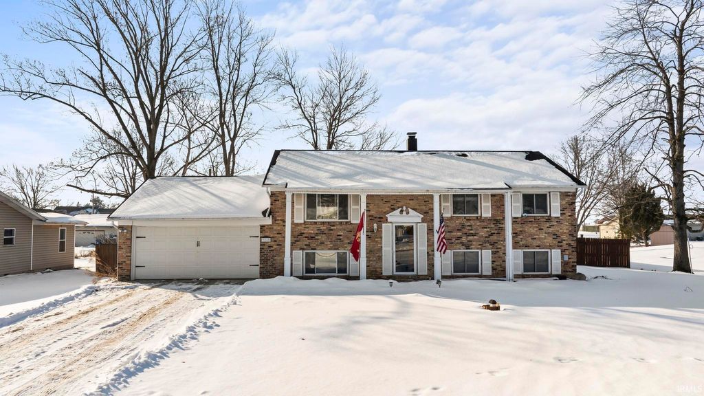 Photo of 9040 E North Circle Drive, Churubusco, IN 46723 (MLS # 202604339)