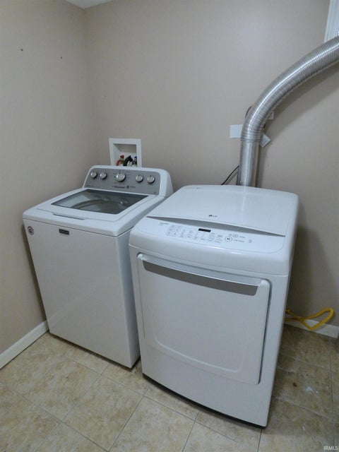 Tiny photo for 1110 N Saint Joseph Street, South Bend, IN 46617 (MLS # 202638845)