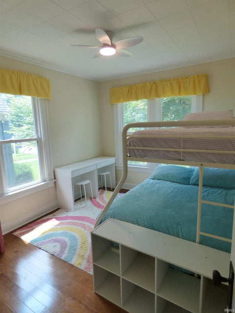 Tiny photo for 1110 N Saint Joseph Street, South Bend, IN 46617 (MLS # 202638845)