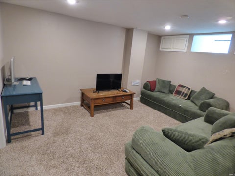 Tiny photo for 1110 N Saint Joseph Street, South Bend, IN 46617 (MLS # 202638845)
