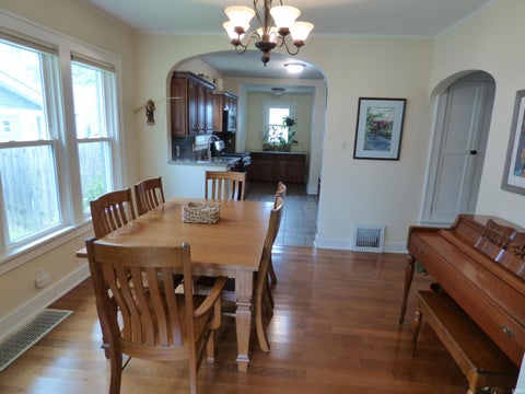 Tiny photo for 1110 N Saint Joseph Street, South Bend, IN 46617 (MLS # 202638845)