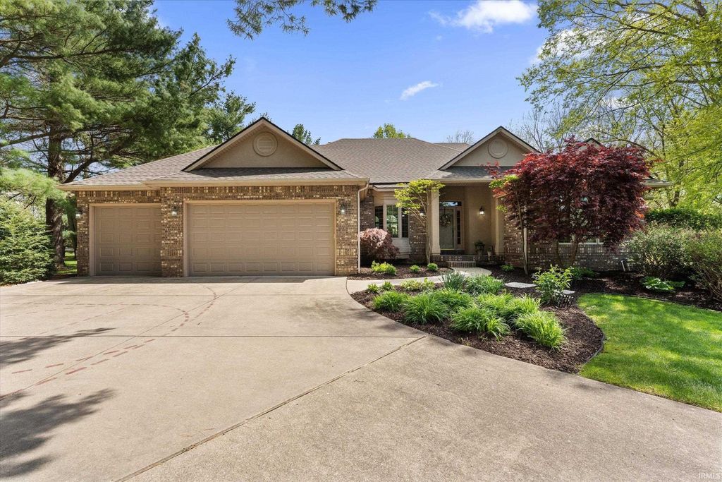 Photo of 58732 River Forest Drive, Goshen, IN 46528 (MLS # 202616353)