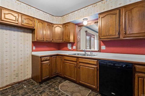Tiny photo for 5516 E 500 SOUTH, Kokomo, IN 46902 (MLS # 202601964)