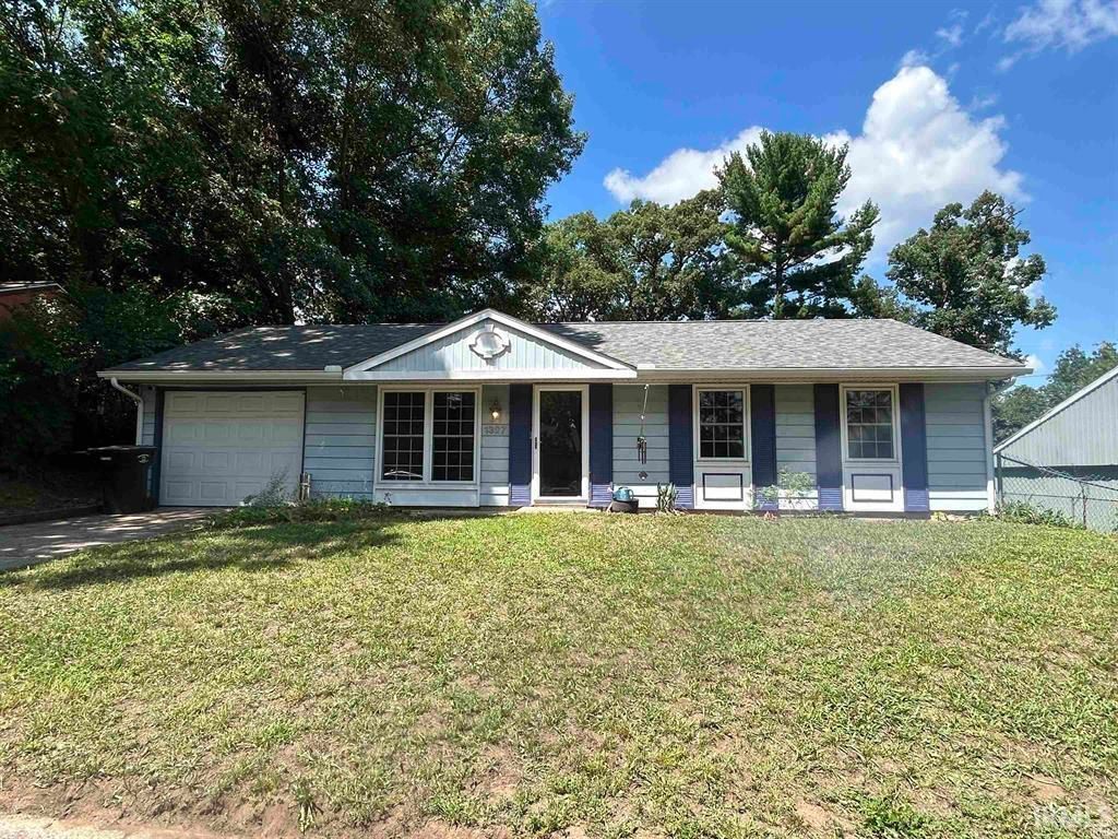 Photo of 1327 Northlea Drive, South Bend, IN 46628 (MLS # 202548682)