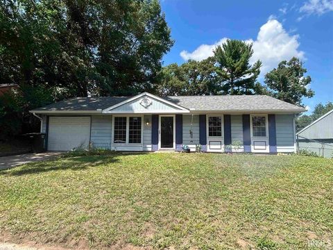 Photo of 1327 Northlea Drive, South Bend, IN 46628 (MLS # 202548682)