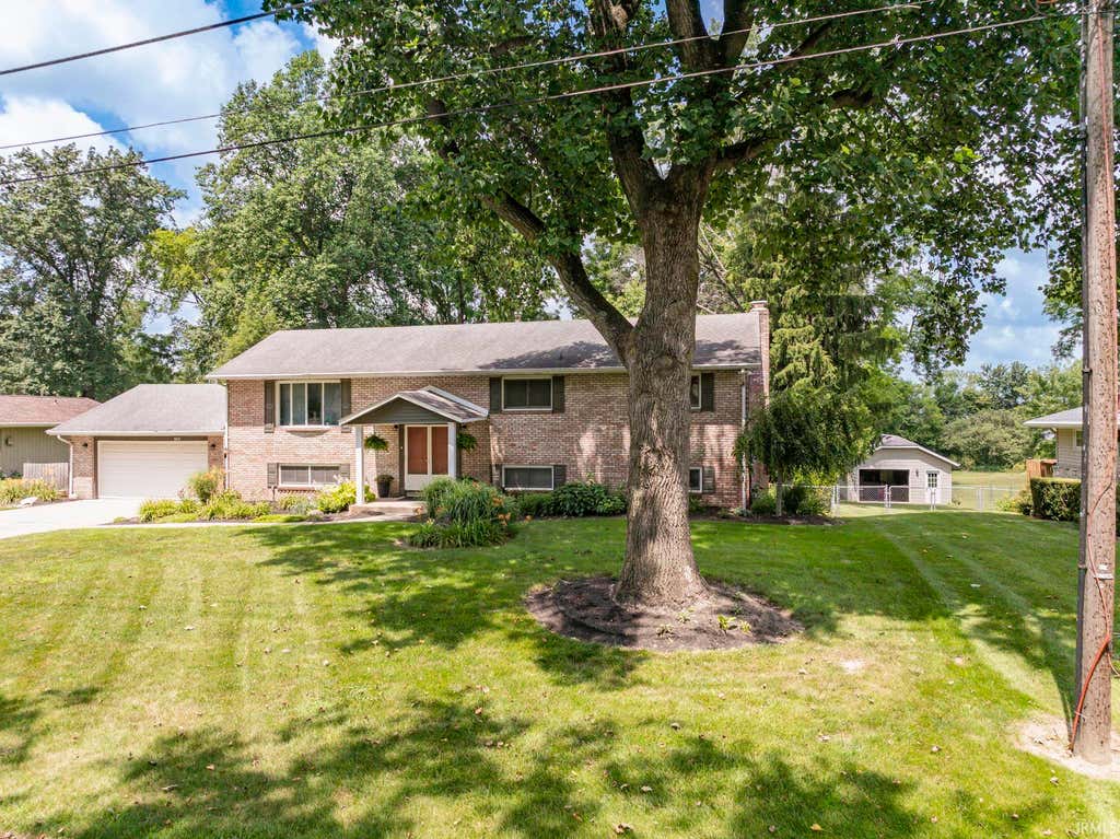 Photo of 9212 W Tulip Tree Drive, Muncie, IN 47304 (MLS # 202633596)