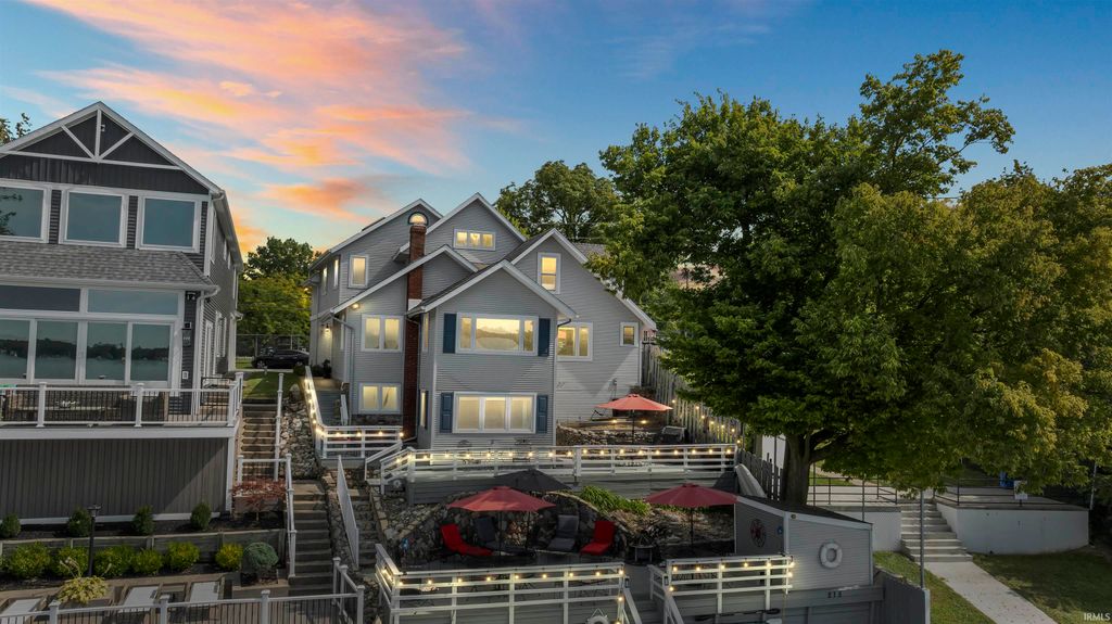 Photo of 11247 N East Wawasee Drive, Syracuse, IN 46567 (MLS # 202608847)