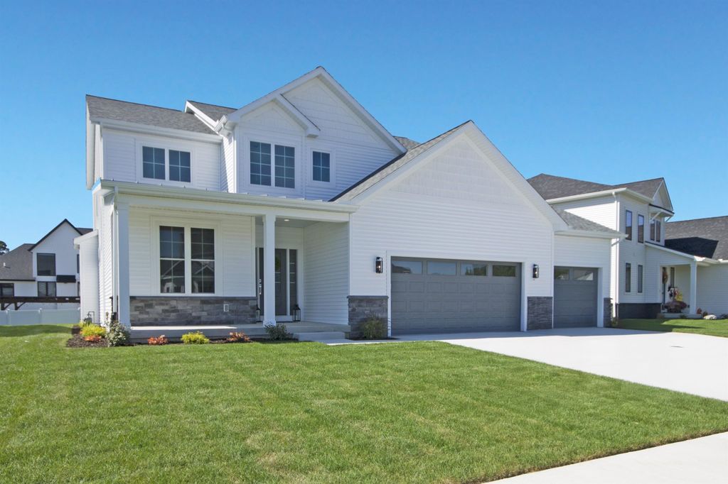 Photo of 54691 Pierre Trails Drive, Osceola, IN 46561 (MLS # 202544167)
